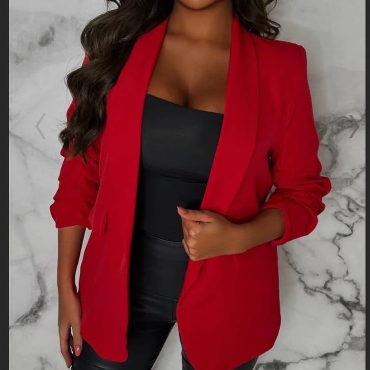 veste tailleur rouge