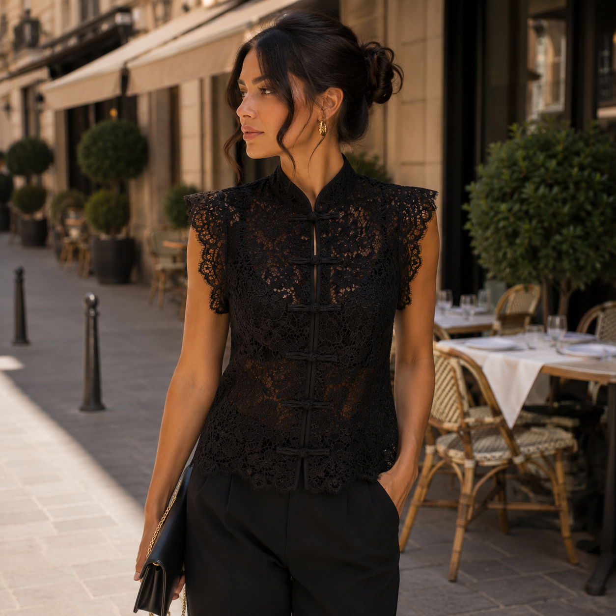Blouse dentelle noire femme élégante avec finitions sophistiquées et fermetures style asiatique taille unique du 34 au 42