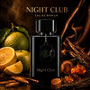 Flacon Night Club Fragrance World eau de parfum 100 ml sur fond noir et boisé