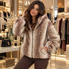 Veste Bambi taupe café au lait portée de face dans la boutique
