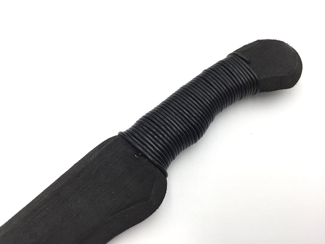grand-couteau mousse krav-maga