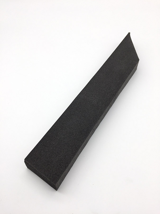 couteau-mousse-noir
