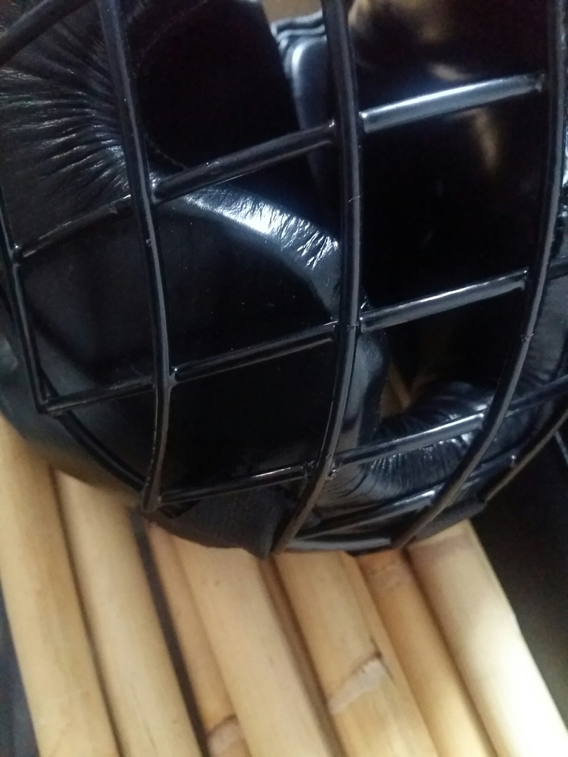 casque-grille-acier