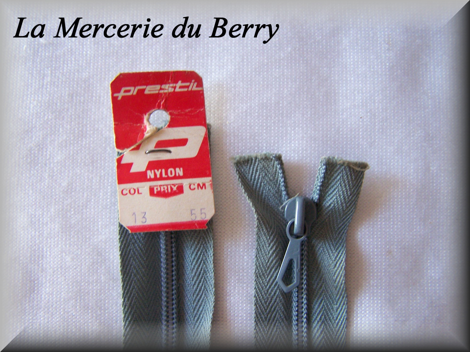 Fermeture éclair, double curseurs, rouge (Y-820) - Les Fermetures éclairs/Double  curseurs - La Mercerie du Berry