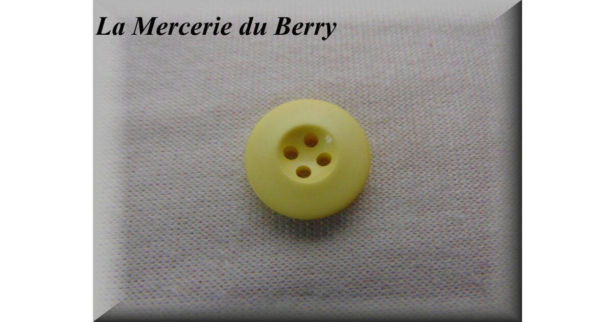 Lot De Boutons Anciens Mercerie – Bouton Jaune Rond – Référence 1566 – Occasion (1 à 10 Pièces)