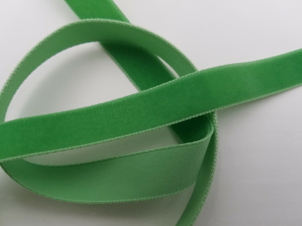 Suspension Luminaire Vert Tendu Sur Structure Imitation Bois – Très Bel état