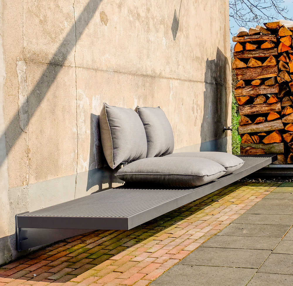 sofa-exterieur-fixation-mur