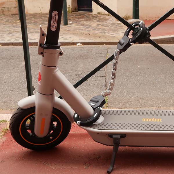 Cadenas menotte performante pour trottinette et vélos électriques