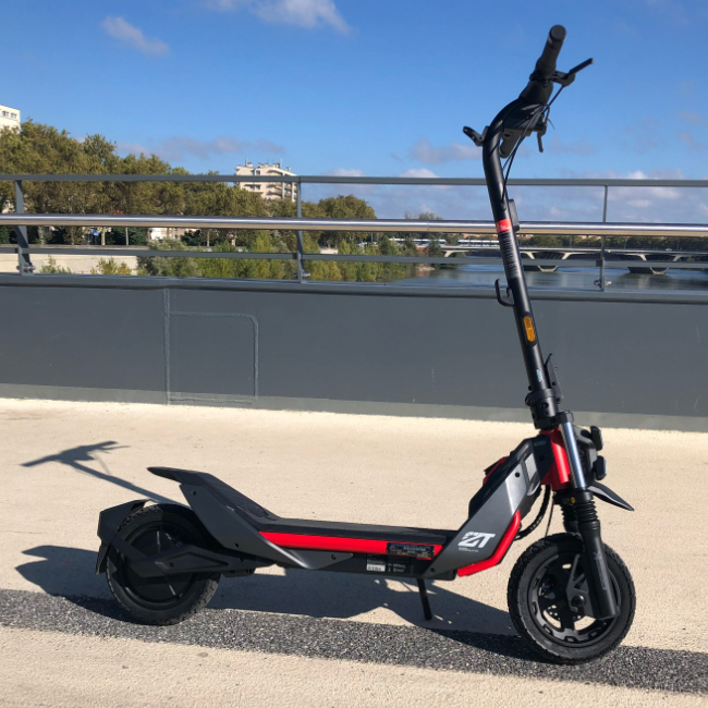 Trottinette segway ZT3 pro côté 2