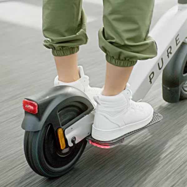 Trottinette electrique PURE advanced plus