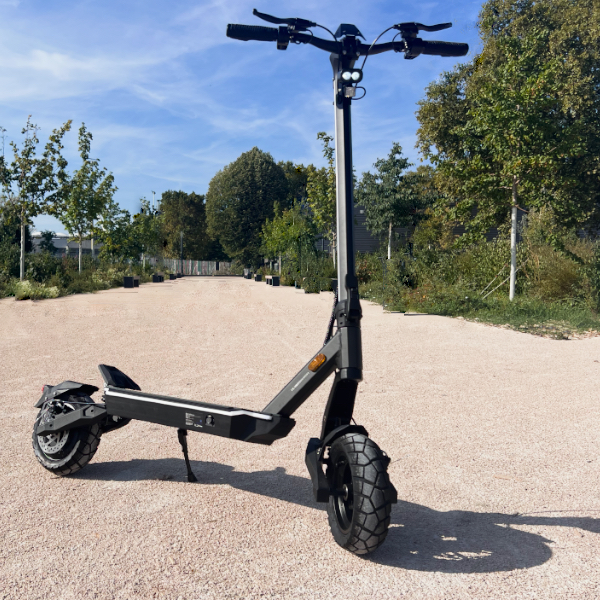 Trottinette PUNK Roamer vue complete 21
