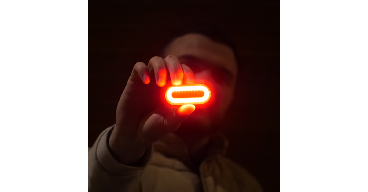 Lampe stroboscopique à LED solaire étanche clignotante rouge avec