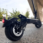 Trottinette PUNK Roamer vue de lar avant suspension