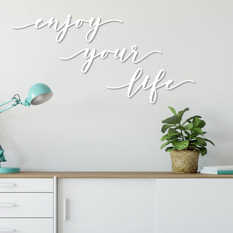 décoration-murale-métal-alu-blanc-citation-enjoy-your-life