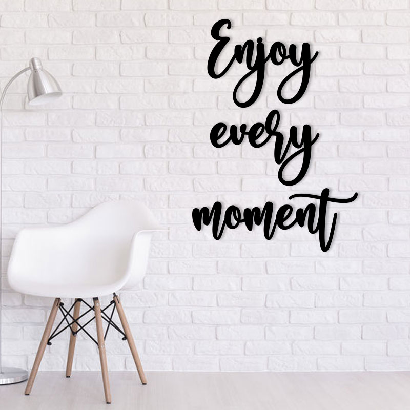 décoration-murale-métal-alu-noir-citation-enjoy-every-moment