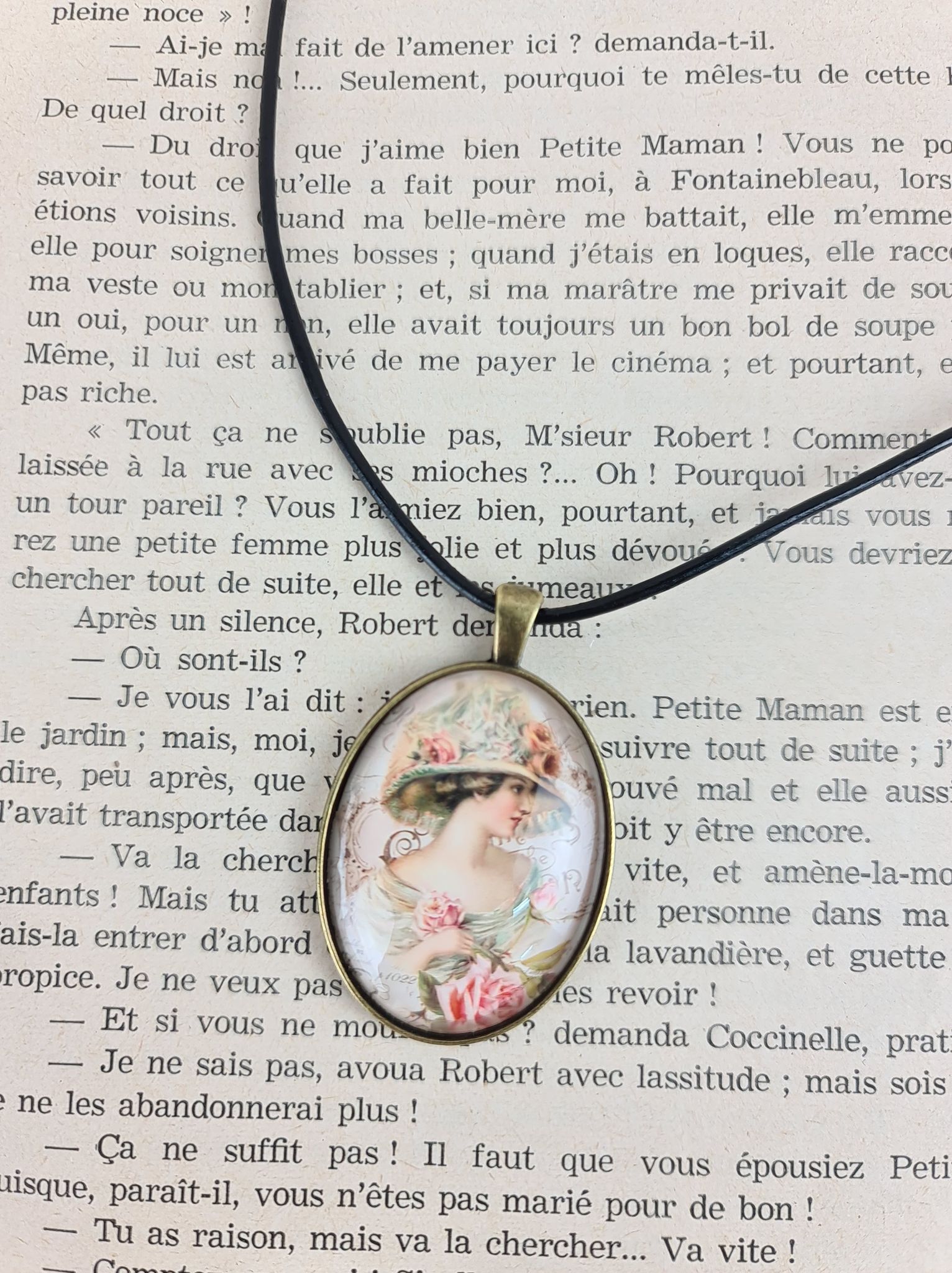 MNPEN001b_pendentif-retro-style-vintage-victorien-lady-flower