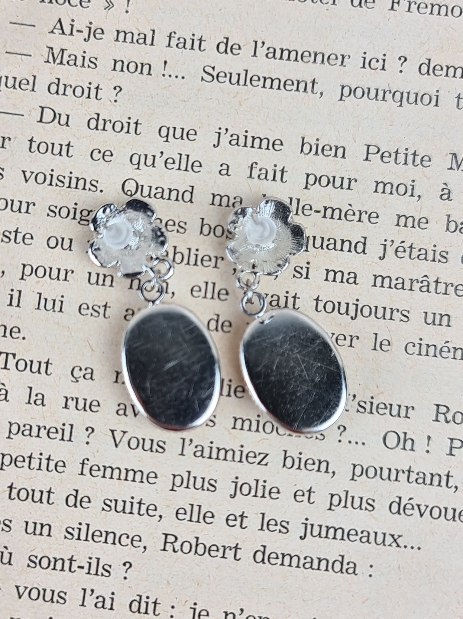 MNBOU009bb_boucles-oreilles-retro-style-vintage-purple-pansies
