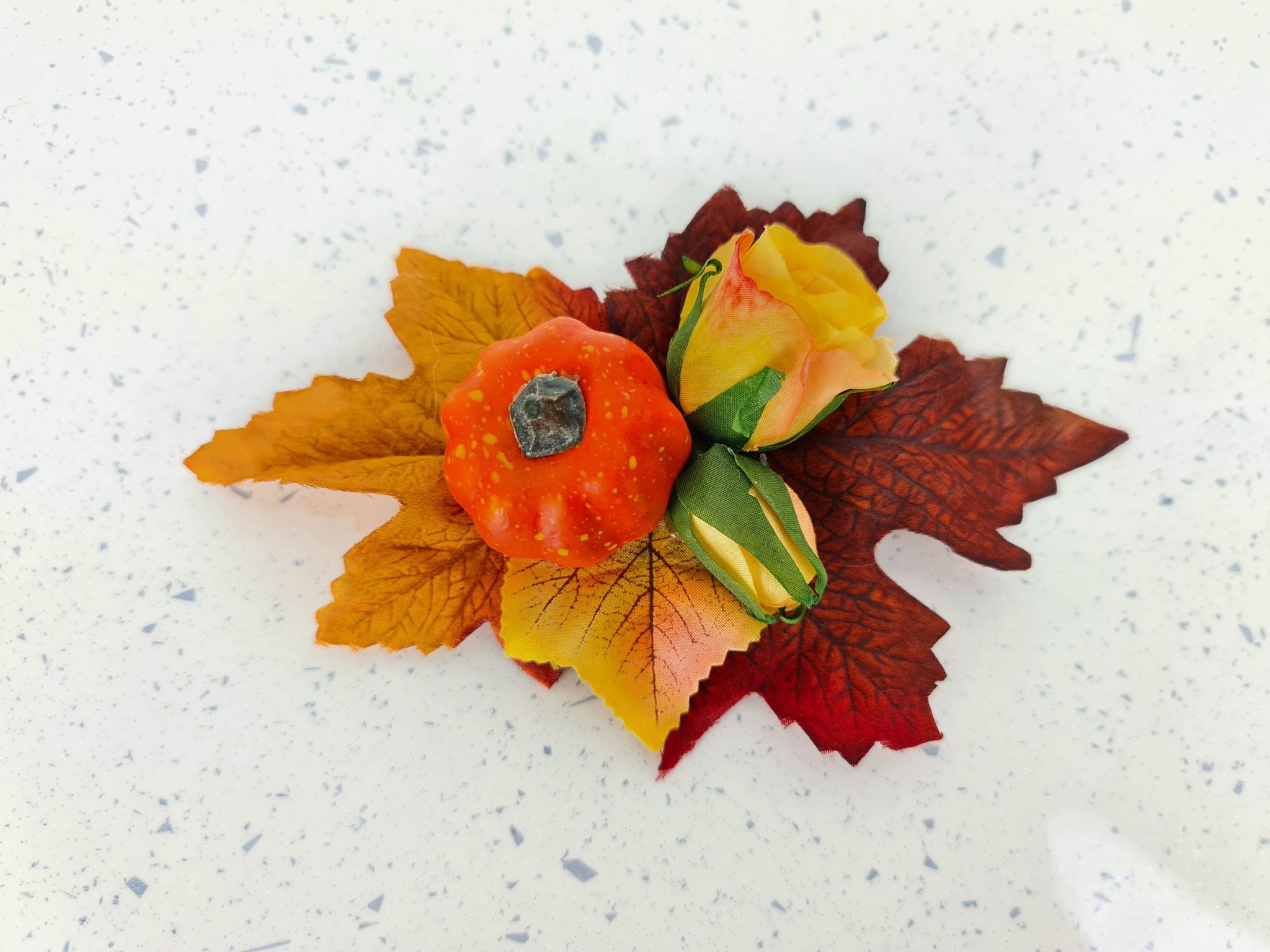 MNHAIR033b_barrette-broche-fleur-pinup-automne-citrouille