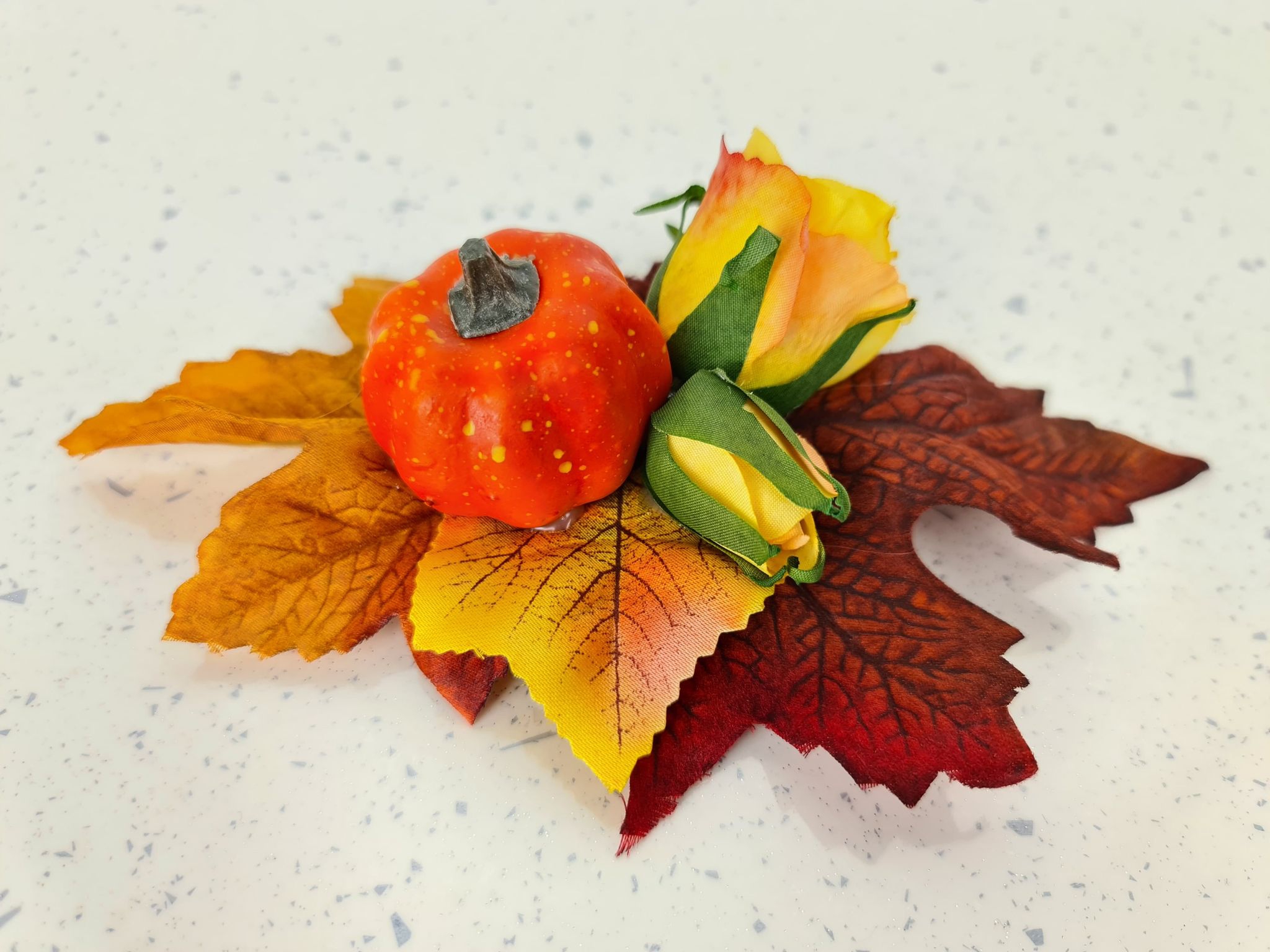 MNHAIR033_barrette-broche-fleur-pinup-automne-citrouille