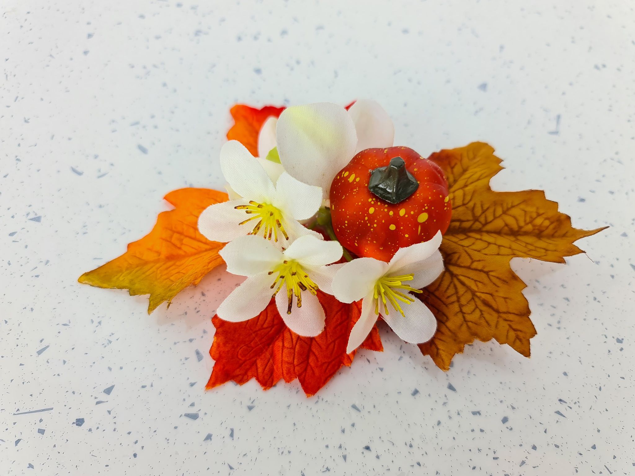 MNHAIR034bb_barrette-broche-fleur-pinup-automne-citrouille
