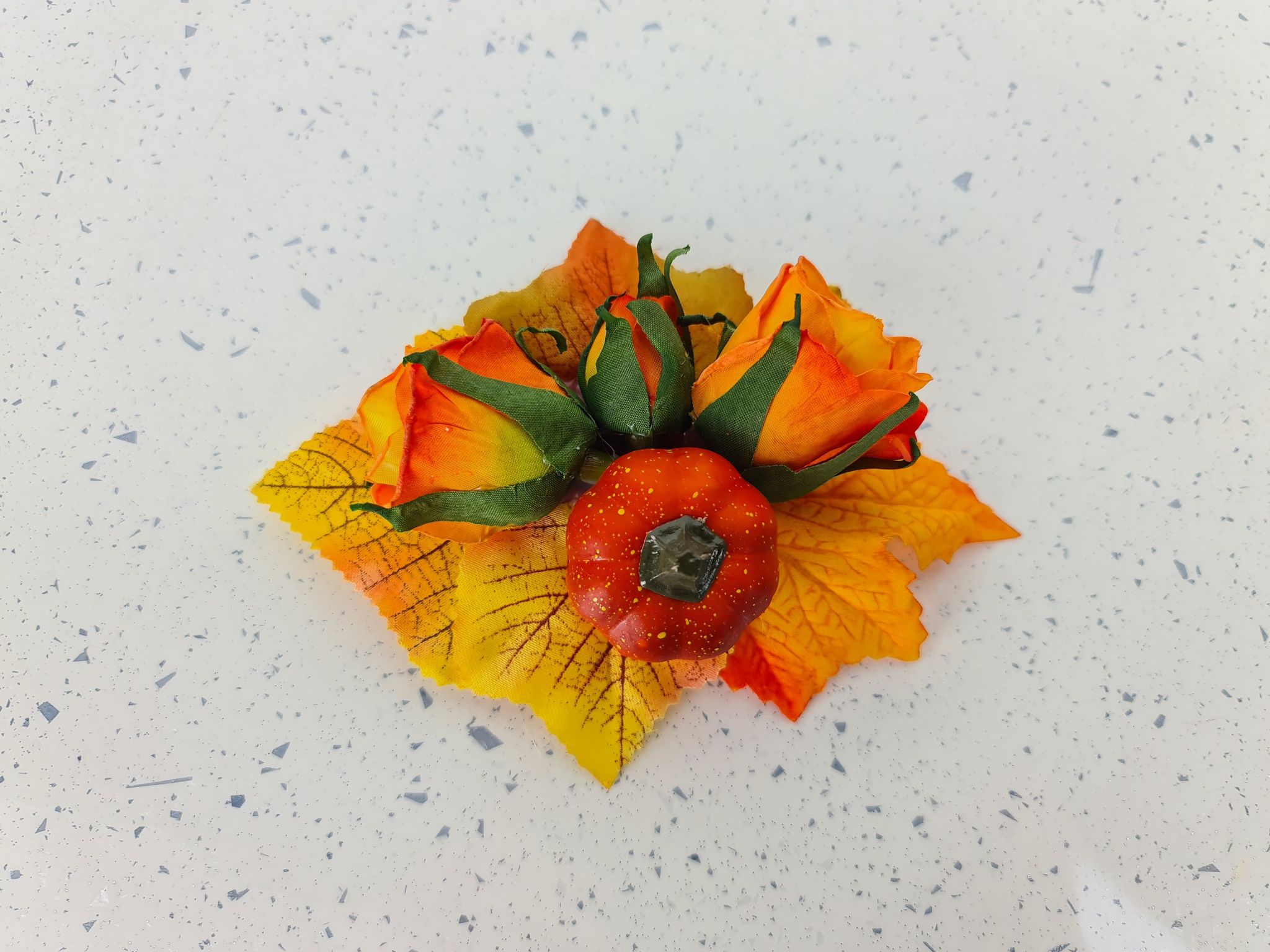 MNHAIR035_barrette-broche-fleur-pinup-automne-citrouille
