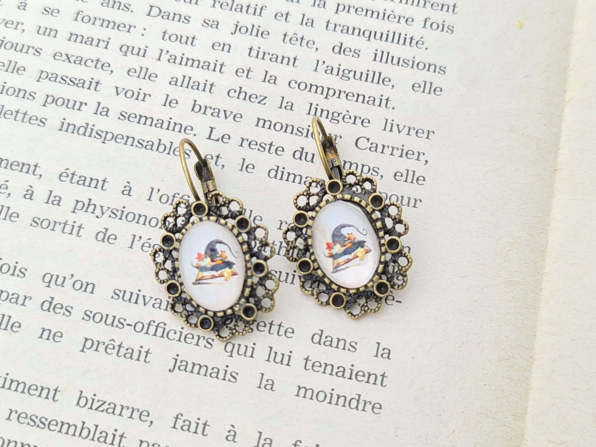 MNBOU012_boucles-oreilles-retro-style-vintage-witch-hat