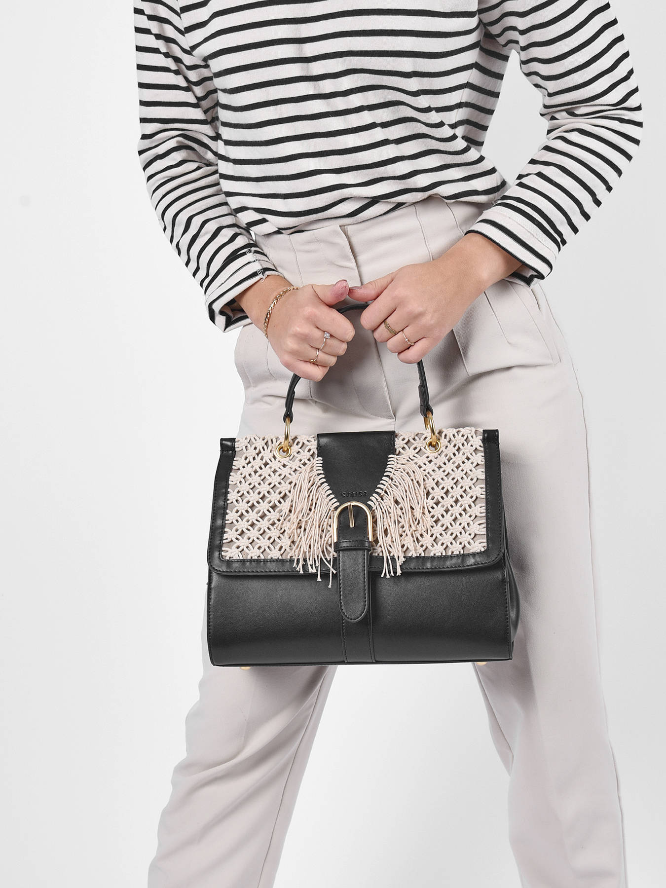 INT001-BAG019bb