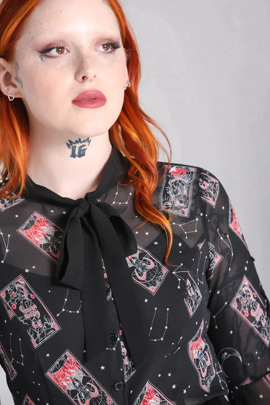 PS60252bbb-chemisier-blouse-robe-gothique-rock-hell-bunny-duality
