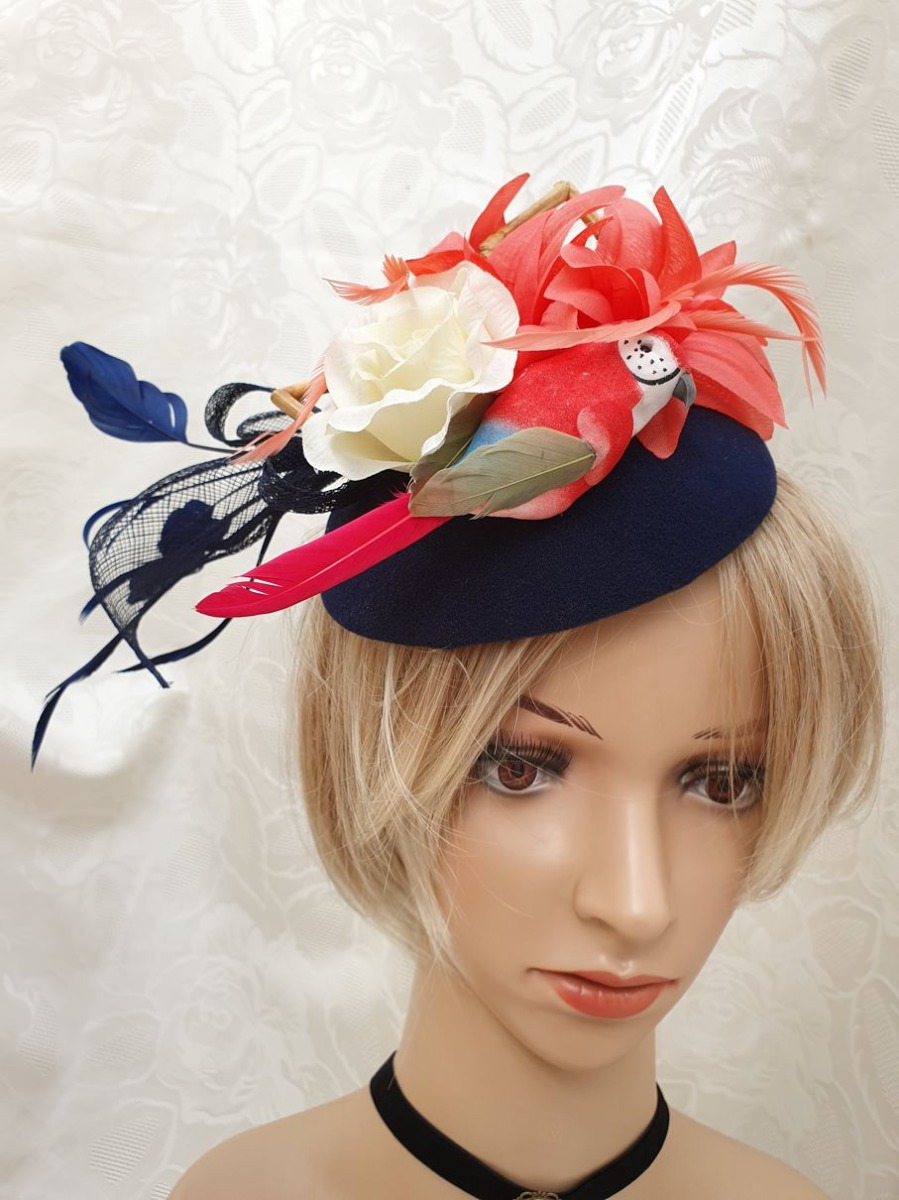 mnfas023_bibi-fascinator-petit-chapeau-retro-50-s-pin-up-glamour-perroquet-023