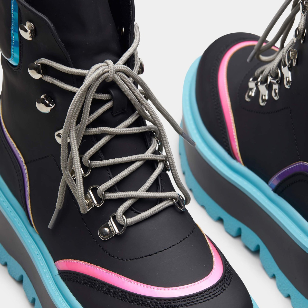 kf308702bbbb_bottines-baskets-kawaii-cyber-matrix-spectre