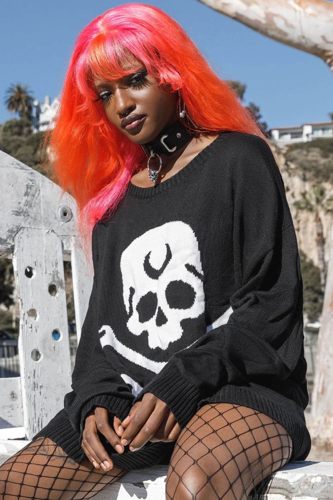 KS03097b_pull-sweater-killstar-gothique-glam-rock-2-the-bone