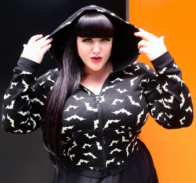 SPHD27_sweat-hoodie-gothique-rock-sourpuss-luna-bats