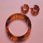 bcea001bb_boucles-oreilles-retro-50-s-pin-up-rockabilly-fakelite-hazel-tortoiseshell