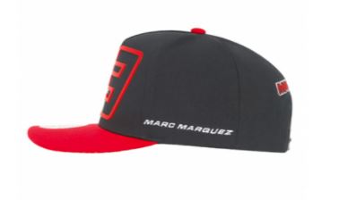 Casquette Marc Marquez 93 noir et rouge vue côté gaucheJPG