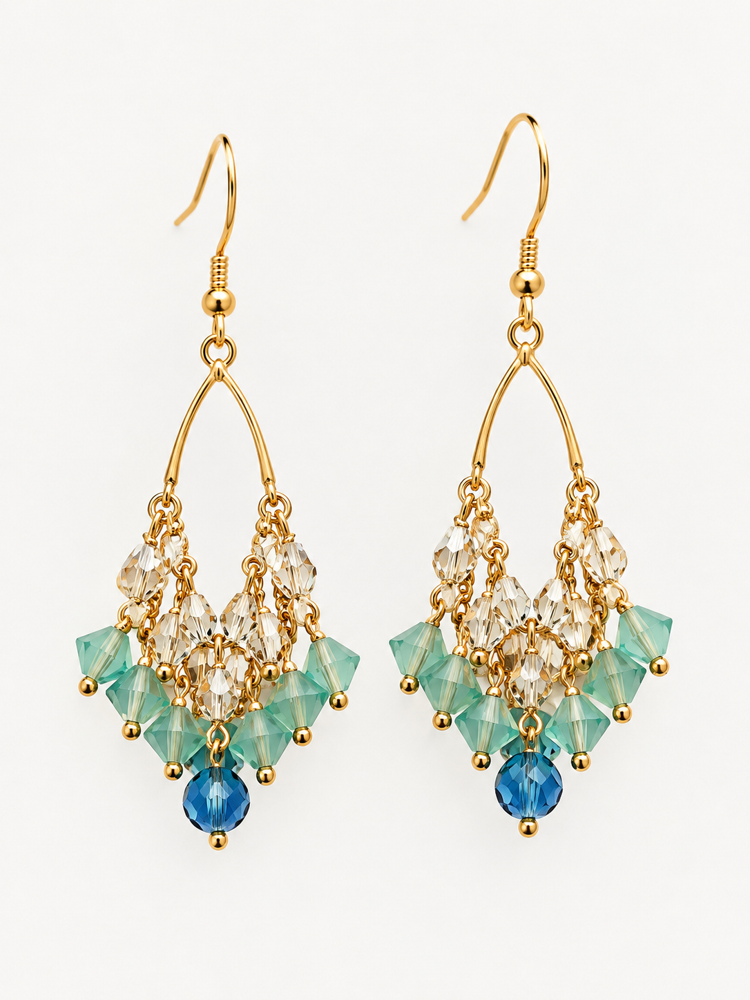 Boucles d’oreilles chandelier dorées et cristaux