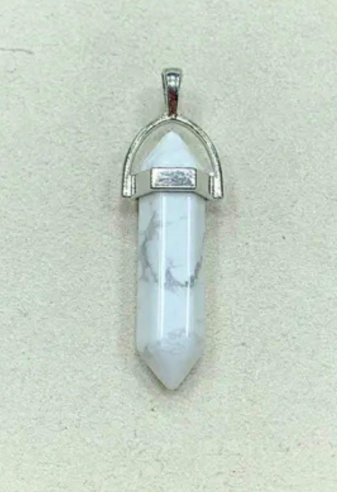 Pendentif Pointe en Howlite