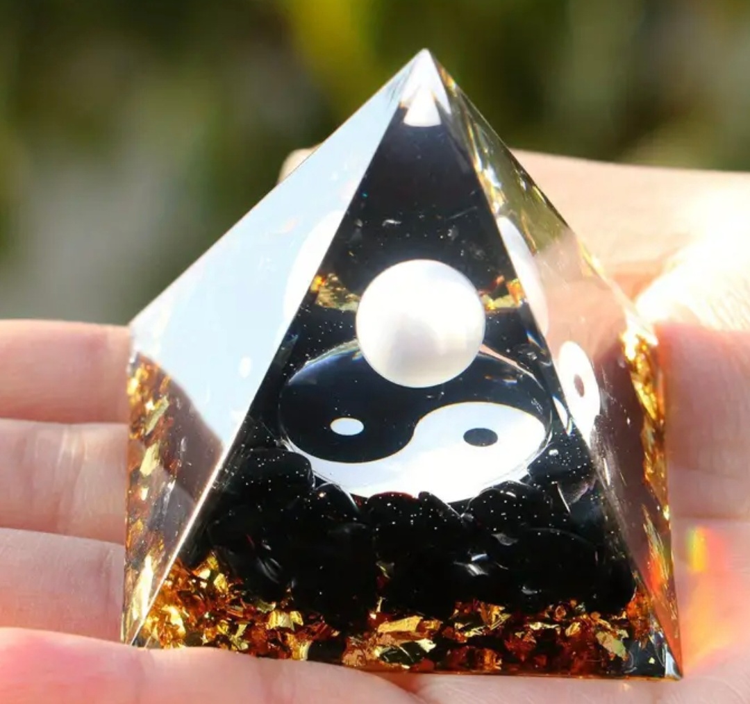 Pyramide Orgonite Yin Yang