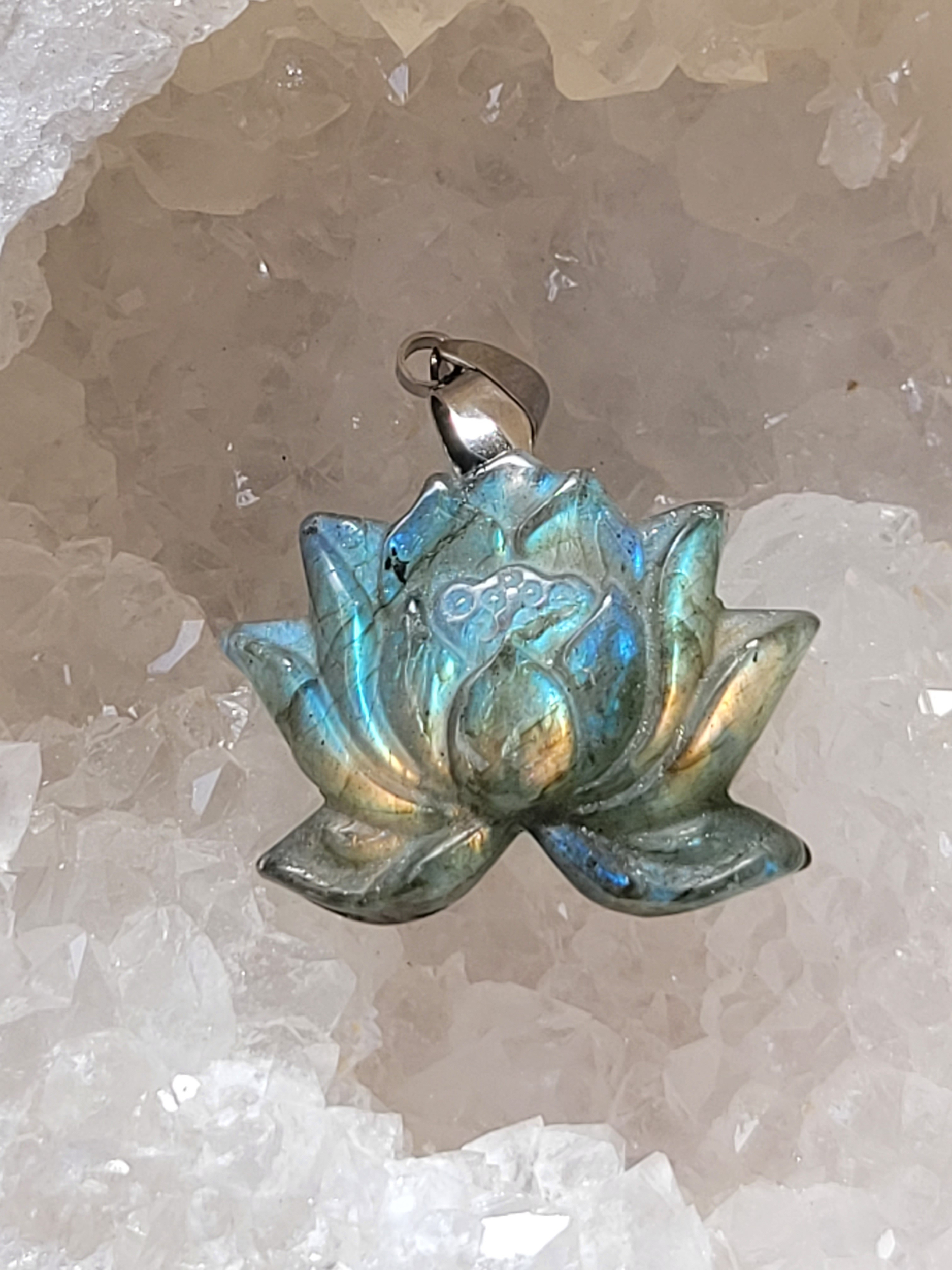 Pendentif Lotus en Labradorite