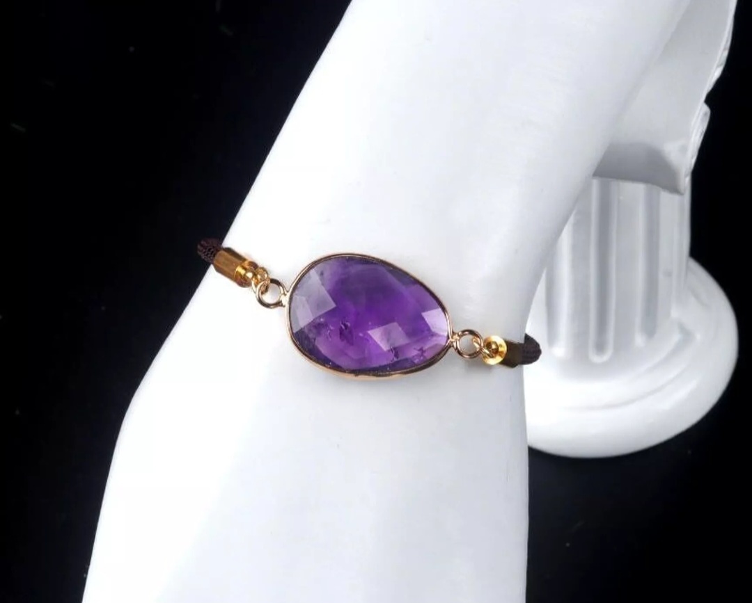 Bracelet Poire en Améthyste sur Cordon