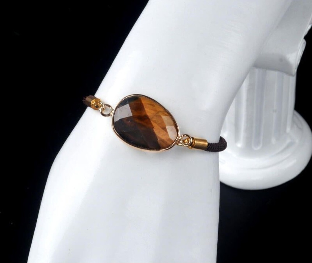 Bracelet Poire en Œil de Tigre sur Cordon