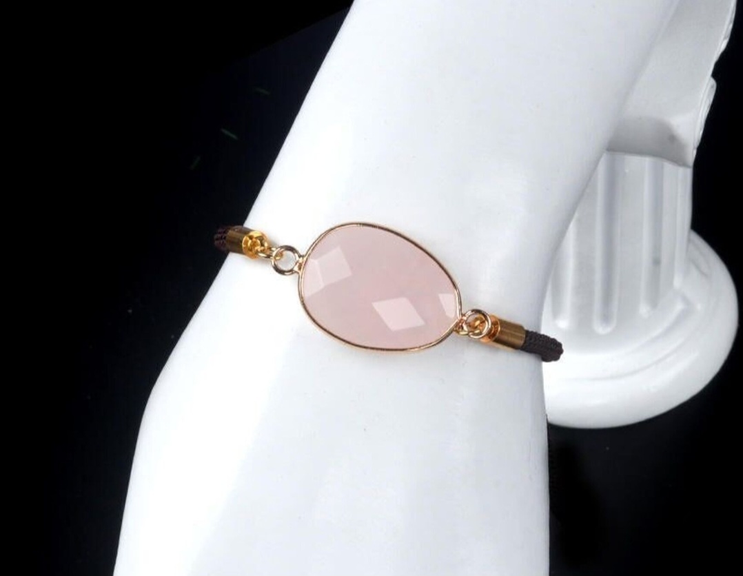 Bracelet Poire en Quartz Rose sur Cordon