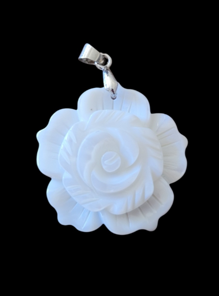 Pendentif Fleur en Nacre