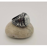 Chevalière Howlite