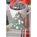 bombe de chocolat chaud avec biscuit décoré, sapin de noel