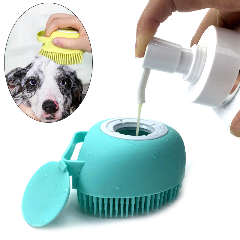 Brosse avec réservoir pour animaux domestiques