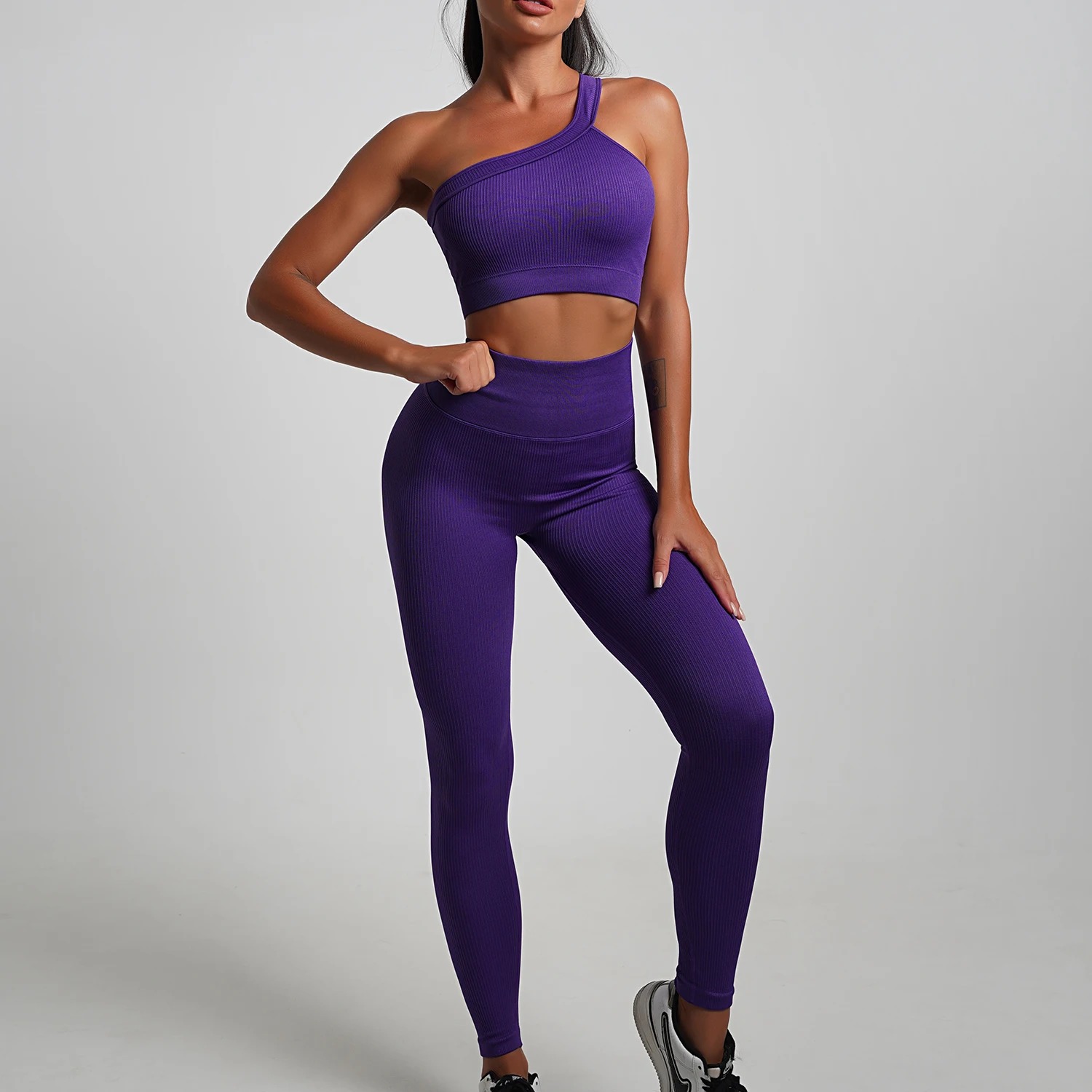Ensemble de sport haut une bretelle