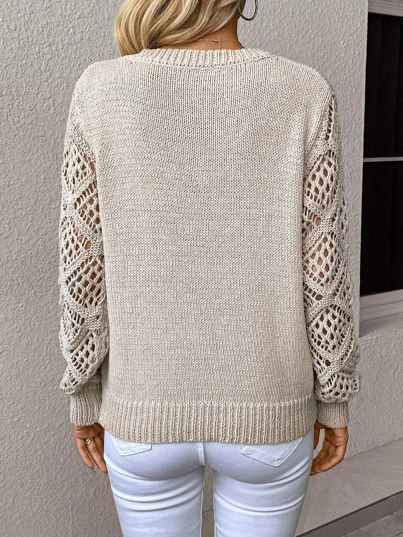 pull-col-en-v-et-manches-decorees-pour-femmes (2)