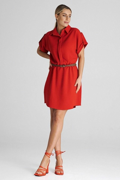 Robe courte col rabattu