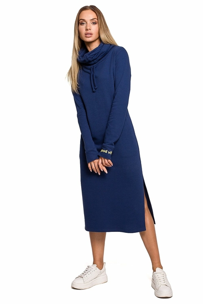 Robe longue fendue et col roulé