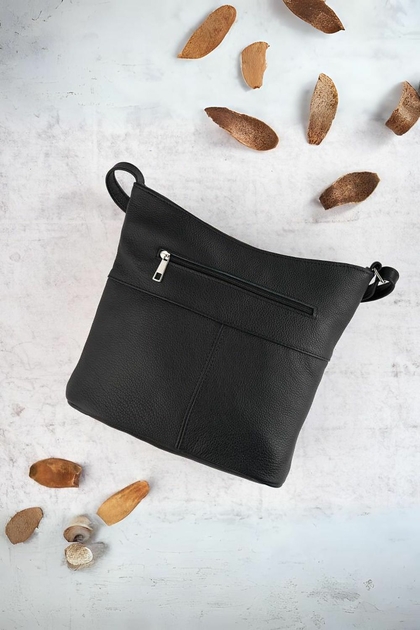 pochette-de-couleur-noire-pour-femme-2